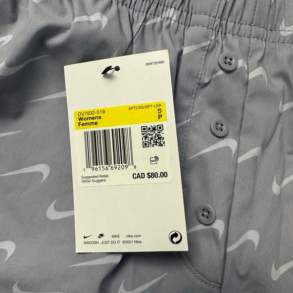 Light purple Nike shorts - Picture 3 of 3